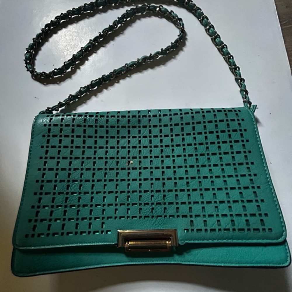 Urban Expressions Teal Crossbody Bag with Sleek Design